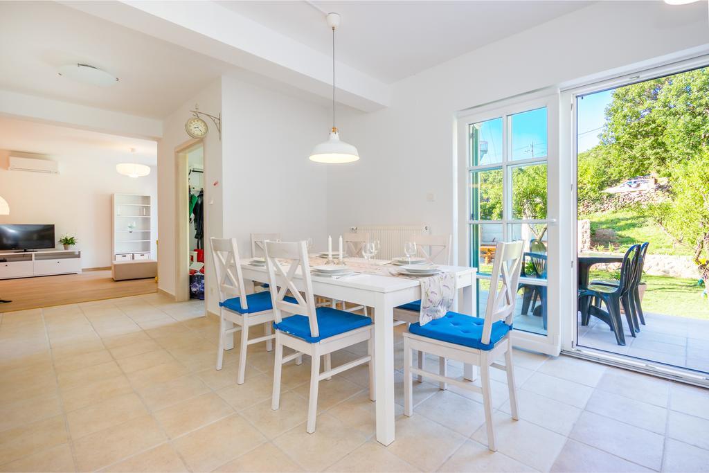 Apartment Barbina Kastelina Sveti Juraj Phòng bức ảnh