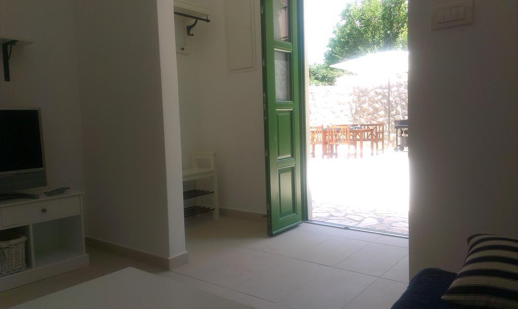 Apartment Barbina Kastelina Sveti Juraj Phòng bức ảnh