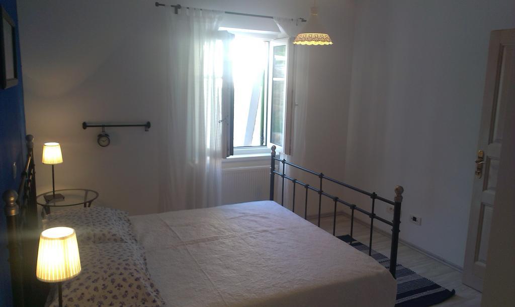Apartment Barbina Kastelina Sveti Juraj Phòng bức ảnh